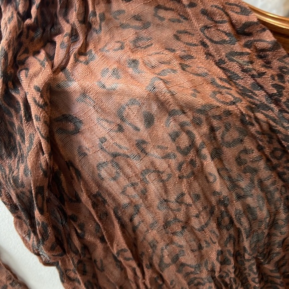 Animal print scarf 66" x 22" - Picture 2 of 3